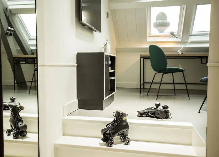 Hotel Conscious Westerpark 4*