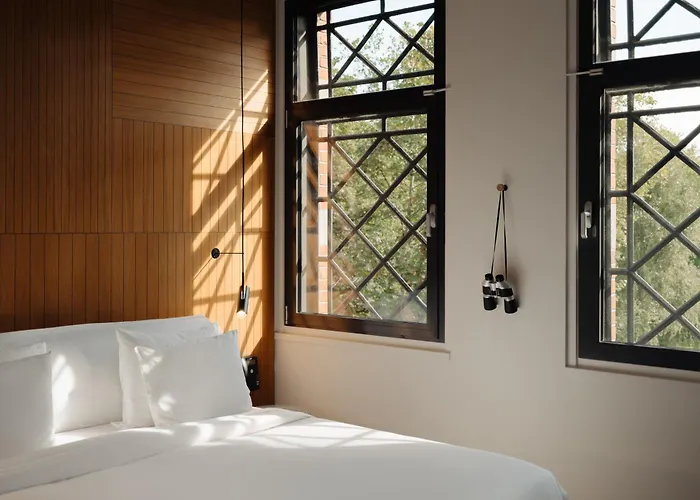 Hotel Conscious Westerpark 4*